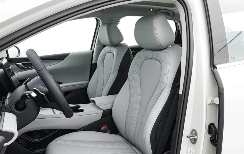 BYD Seal 06 — cabin